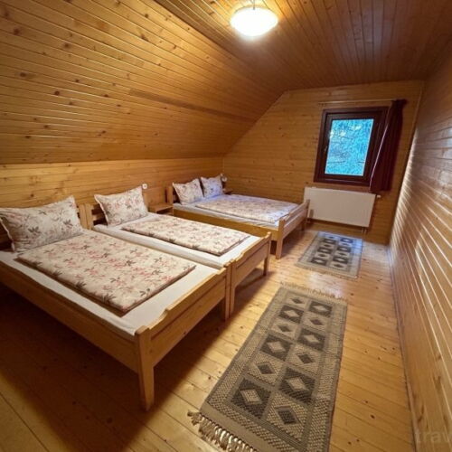 Cabană pentru 14 pers. (se inchirieaza doar integral)