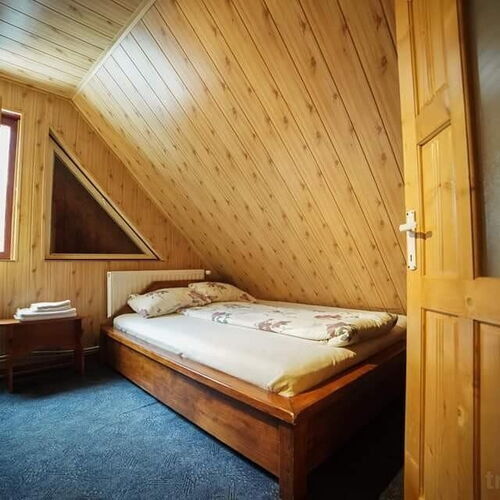 Cabană pentru 8 pers. (se inchirieaza doar integral)