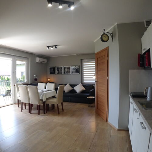 Apartament 5-osobowy Komfort z widokiem na ogród