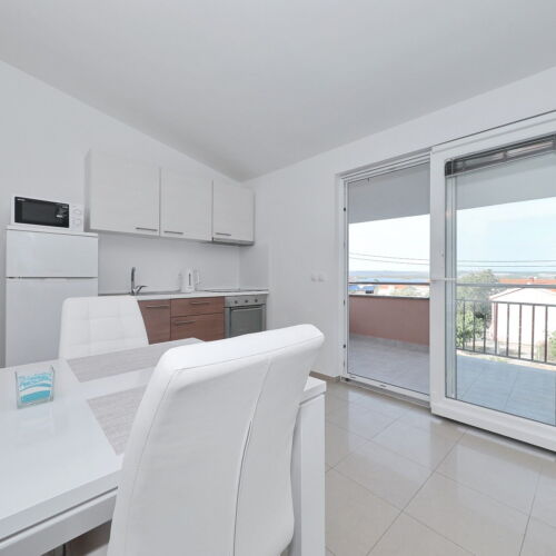 Apartman s klimatizací pro 6 os. se 3 ložnicemi na poschodí