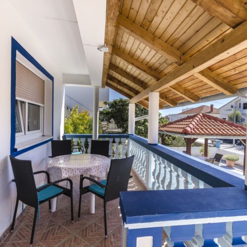 Apartament 4-osobowy na parterze z 2 pomieszczeniami sypialnianymi