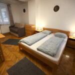 Erdőre néző földszinti 3 fős apartman 1 hálótérrel