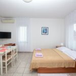 Apartman s klimatizací s manželskou postelí s 1 ložnicí s výhledem na moře AS-15320-b