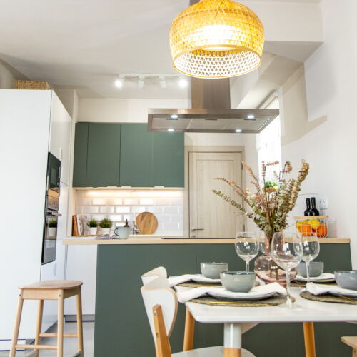 Apartament la etaj cu vedere spre oraș cu 2 camere pentru 4 pers.