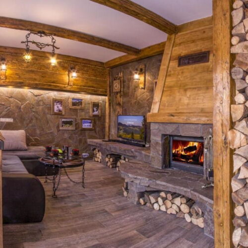 Apartament cu balcon cu vedere spre munte cu 2 camere pentru 4 pers.