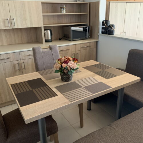 Casă de vară la etaj pentru 4 pers. (se inchirieaza doar integral)