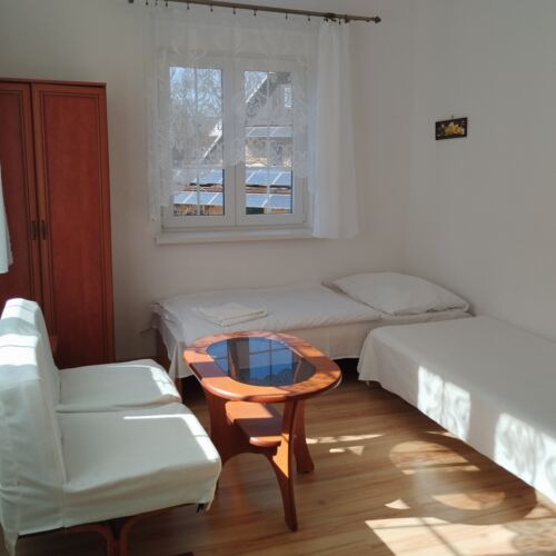 Upstairs Quadruple Room with Shower