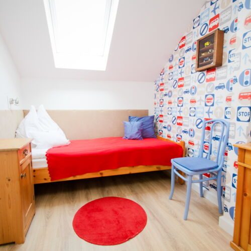 Camera la etaj pentru 5 pers.