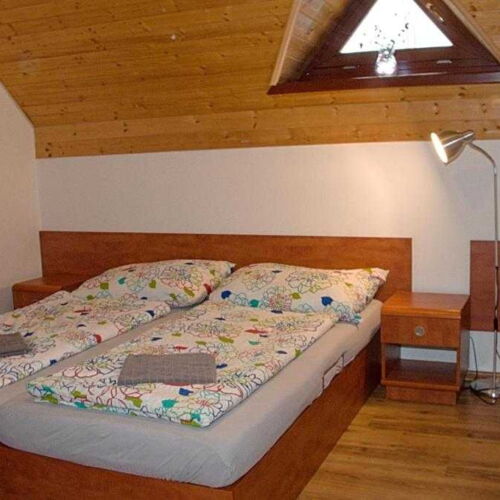 Apartman se sprchou s privátní koupelnou mimo apartmán pro 5 os.