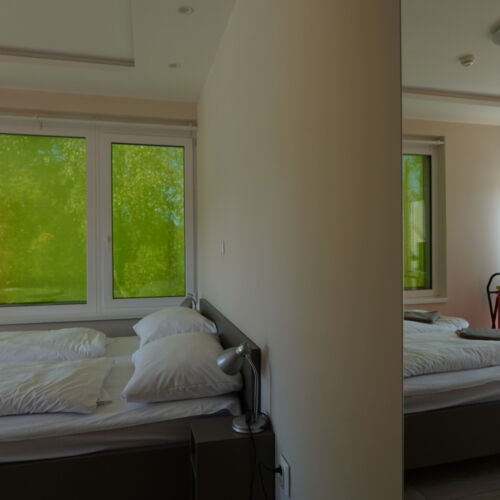 Pokój 2-osobowy z balkonem pokój od strony basenu