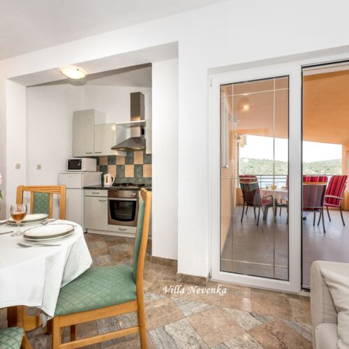 Sea View 2-Room Air Conditioned Apartment for 5 Persons A-20298-b