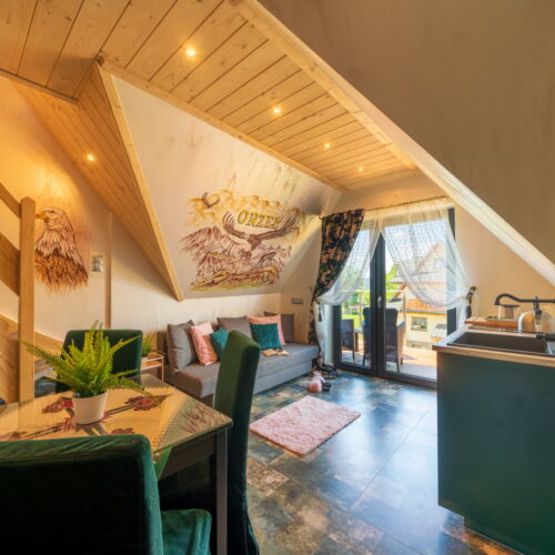 Apartament 5-osobowy z balkonem z widokiem na góry z 2 pomieszczeniami sypialnianymi