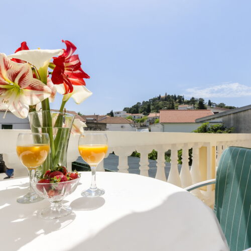 Apartament 5-osobowy z klimatyzacją na piętrze z 3 pomieszczeniami sypialnianymi