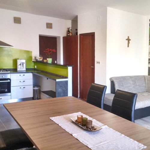 Apartament 7-osobowy z klimatyzacją na piętrze z 5 pomieszczeniami sypialnianymi (możliwa dostawka)