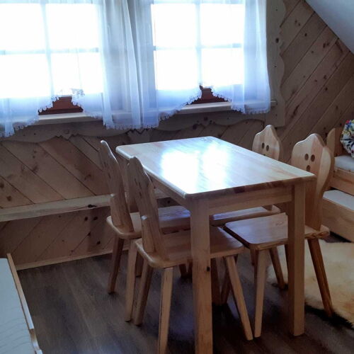 Camera cvadrupla la mansardă cu vedere spre pădure (se poate solicita pat suplimentar)