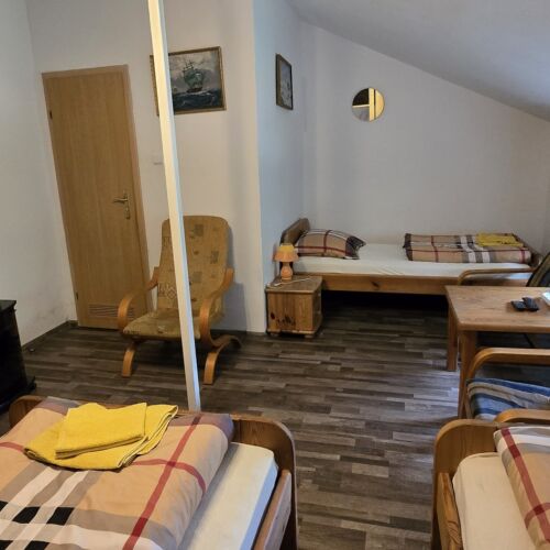 Pokój 3-osobowy na piętrze Classic (możliwa dostawka)