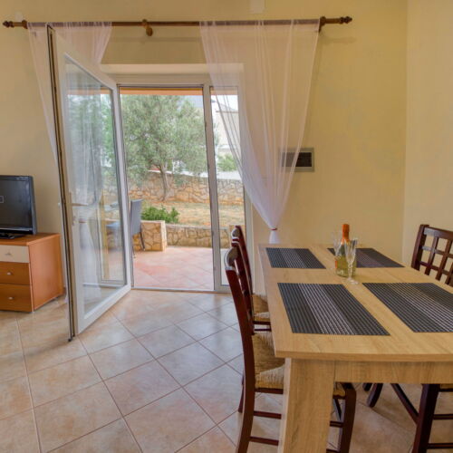 2-Zimmer-Apartment für 4 Personen mit Klimaanlage und Aussicht auf das Meer