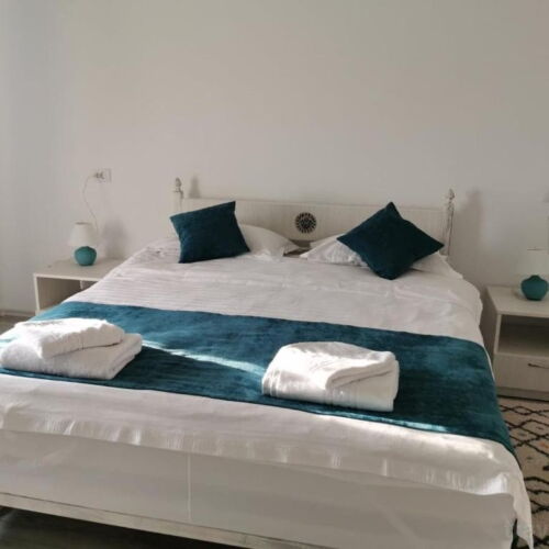 Pokoj s manželskou postelí