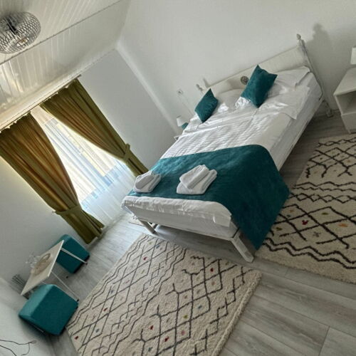 Pokoj s manželskou postelí