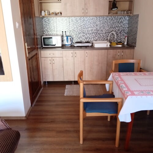 Apartament 3-osobowy na parterze Exclusive z 1 pomieszczeniem sypialnianym (możliwa dostawka)