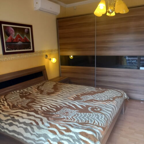 Apartament cu grădină cu vedere spre lac cu 4 camere pentru 8 pers.