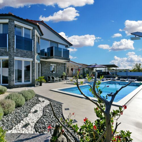 4-Room Air Conditioned Apartment for 10 Persons with Terrace K-19597