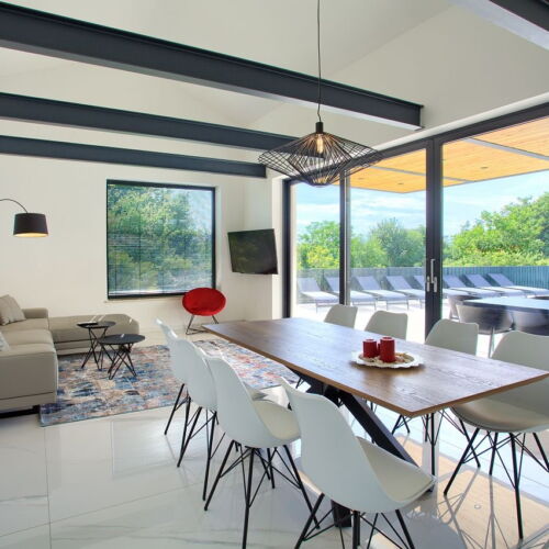 Whole House Family Villa for 8 Persons