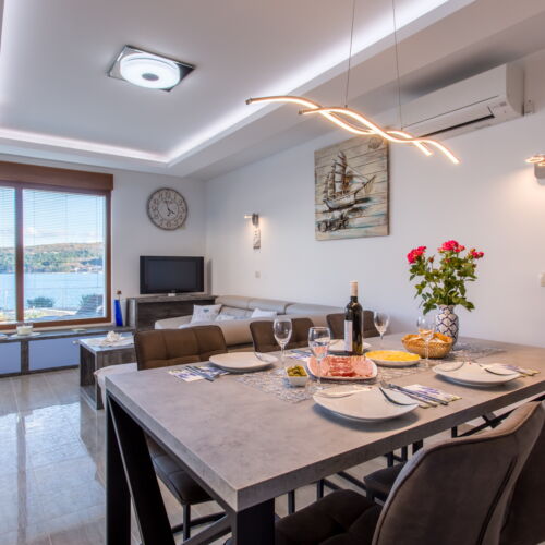 Sea View Family Villa for 6 Persons