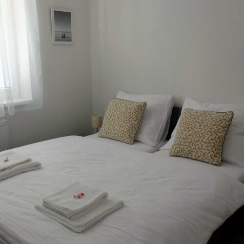 Air Conditioned Twin Room with Shower