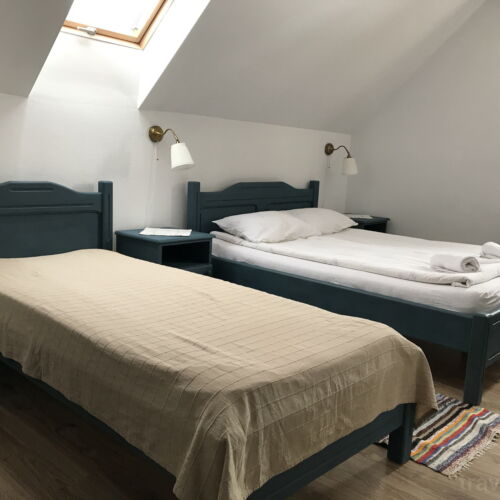 Camera tripla cu baie