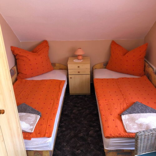 Apartament familial(a) cu vedere spre curte cu 2 camere pentru 4 pers.