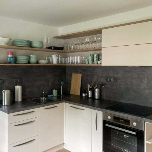 Pokój 6-osobowy z prysznicem z własną kuchnią (możliwa dostawka)