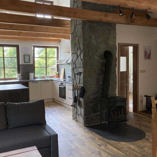 Pokój 6-osobowy z prysznicem z własną kuchnią (możliwa dostawka)