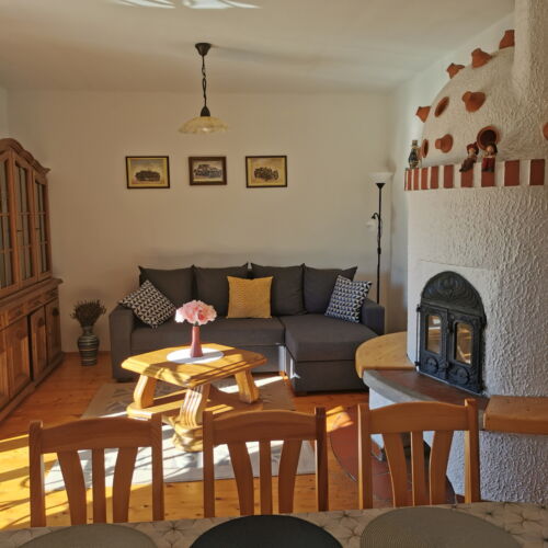 Whole House Family Apartment for 8 Persons