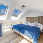 Apartament 6-osobowy z tarasem z widokiem na morze z 3 pomieszczeniami sypialnianymi (możliwa dostawka)