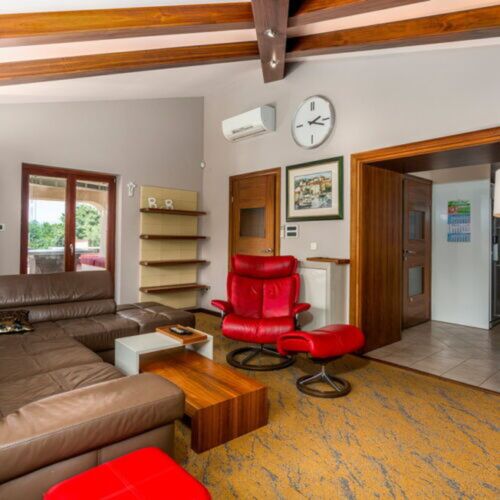 Whole House Family Villa for 14 Persons