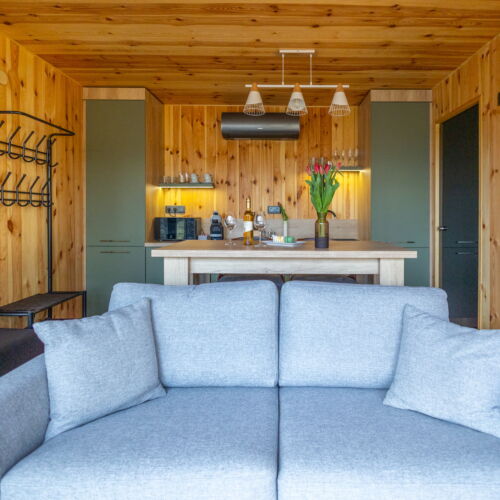 Apartament pentru 2 pers. (se inchirieaza doar integral)