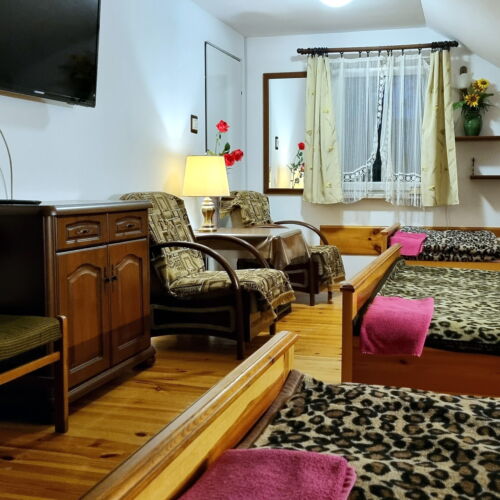 Vierbettzimmer mit Badezimmer und Eigener Küche