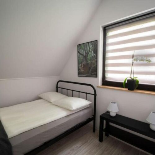 Domek drewniany 6-osobowy z dostępem do ogrodu z prysznicem