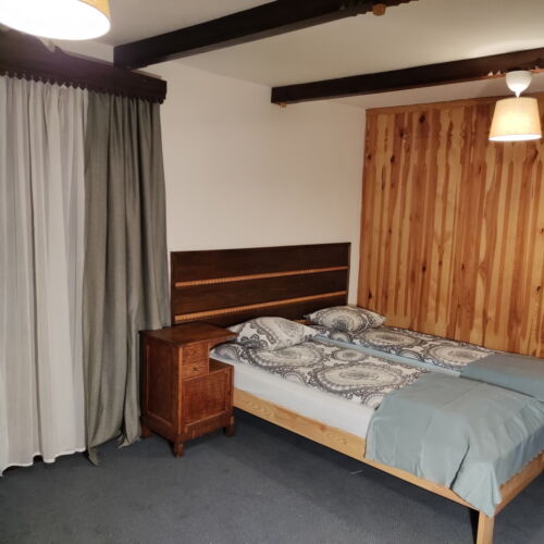 Domek drewniany 9-osobowy z dostępem do ogrodu z widokiem na góry