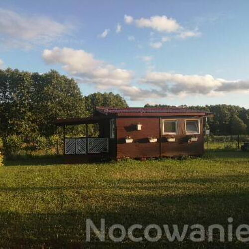 Cabană cu duș cu grădină pentru 6 pers. (se inchirieaza doar integral)