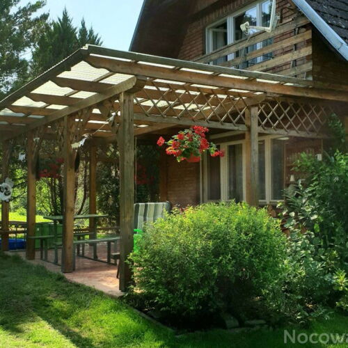 Domek drewniany 8-osobowy z wanną z dostępem do ogrodu