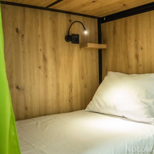 Camera tripla cu cadita de dus