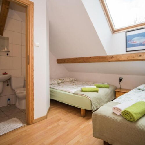 Pokój 4-osobowy z dostępem do ogrodu