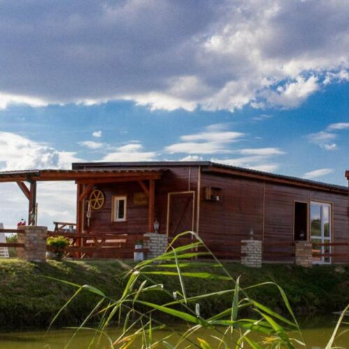 Cabană cu aer condiționat cu grădină pentru 2 pers. (se inchirieaza doar integral) (se poate solicita pat suplimentar)