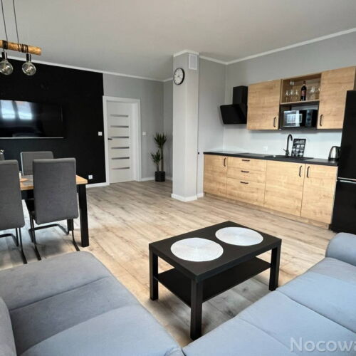 Pokój 4-osobowy z dostępem do ogrodu z widokiem na góry (możliwa dostawka)