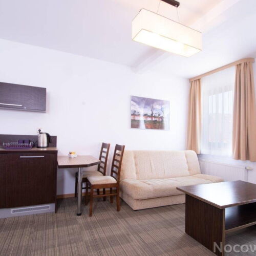 Pokój 4-osobowy z dostępem do ogrodu