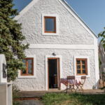 Whole House Farmhouse for 6 Persons (extra beds available)
