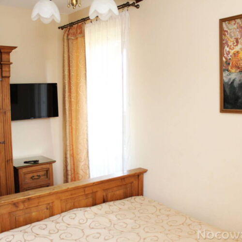 Pokój 2-osobowy z dostępem do ogrodu z widokiem na góry