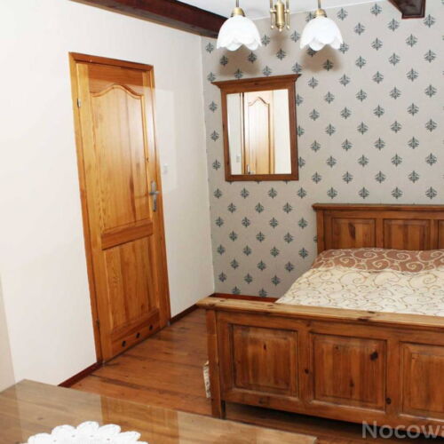 Pokój 4-osobowy z dostępem do ogrodu z widokiem na góry